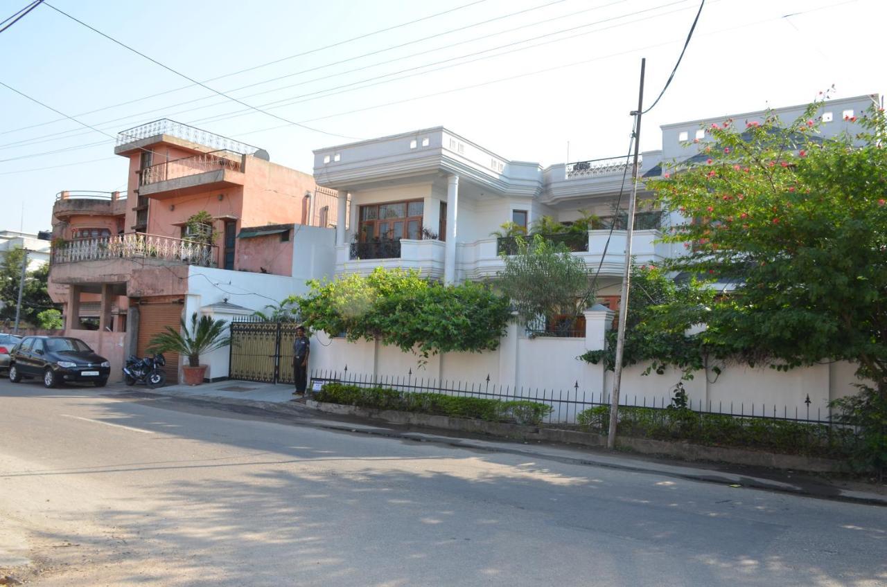 Sandy'S Homestay Jammu Ngoại thất bức ảnh