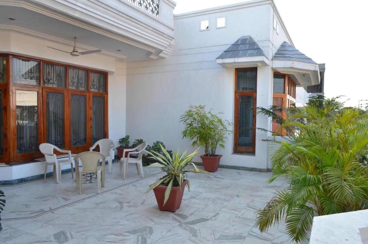Sandy'S Homestay Jammu Ngoại thất bức ảnh